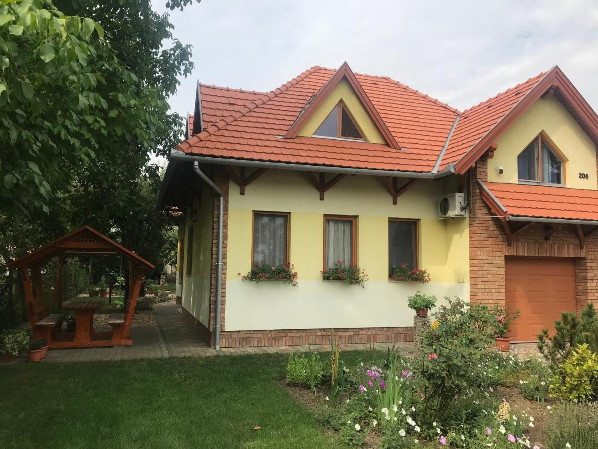 Apartament Napfeny Apartman Orosháza Zewnętrze zdjęcie