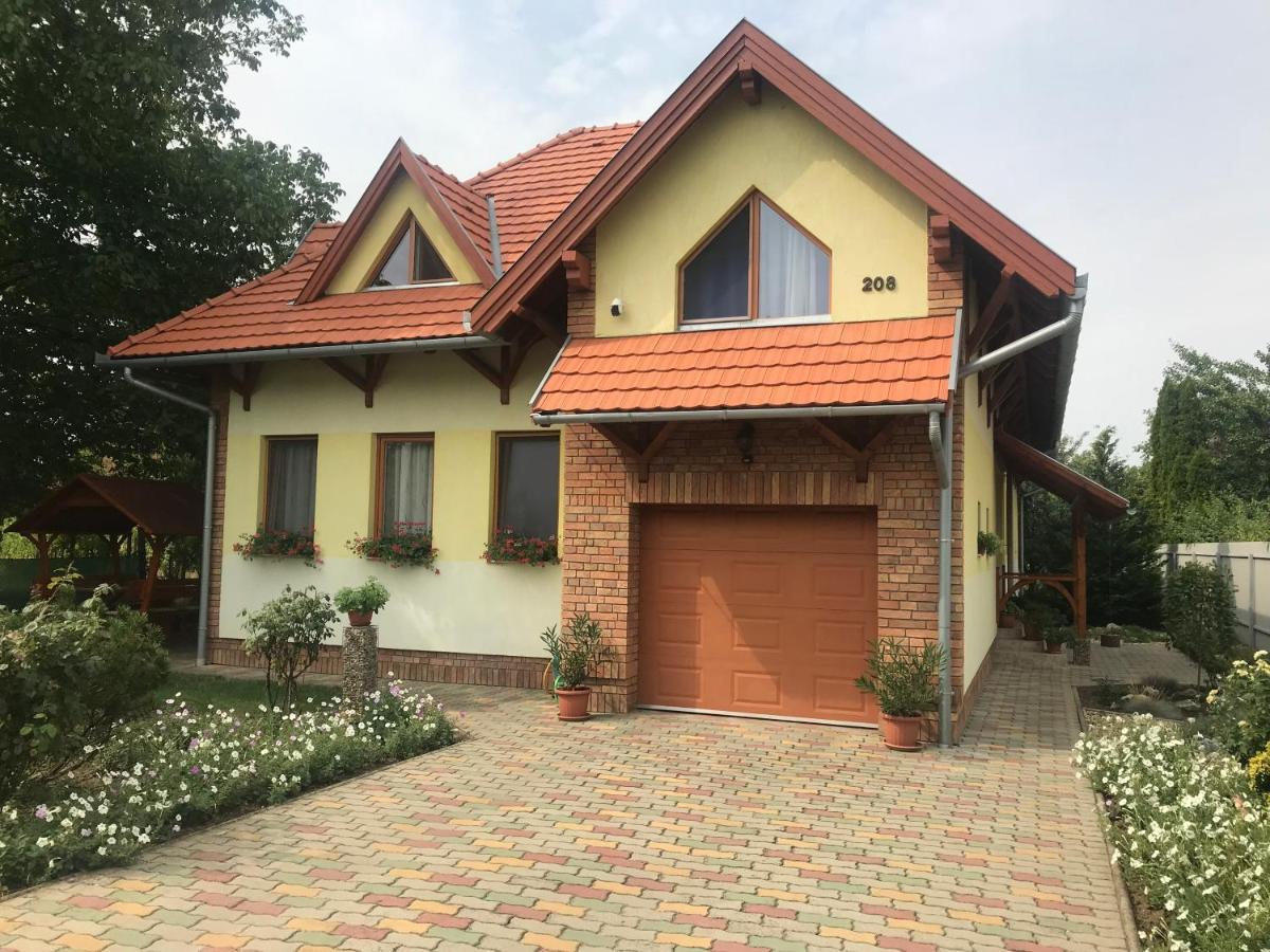 Napfeny Apartman Orosháza Zewnętrze zdjęcie
